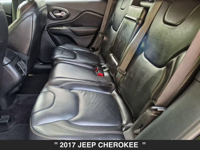 Used 2017 Jeep Cherokee Limited AWD/4WD image 26