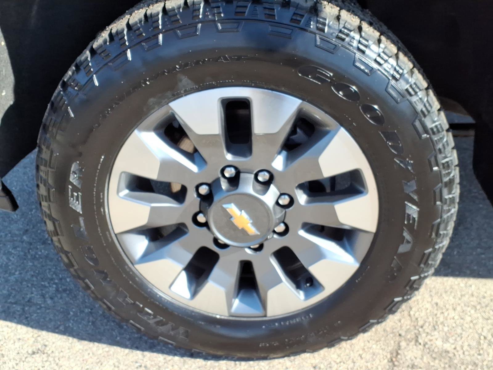 Certified 2025 Chevrolet Silverado 2500 Custom w/ Custom Value Package AWD/4WD image 24