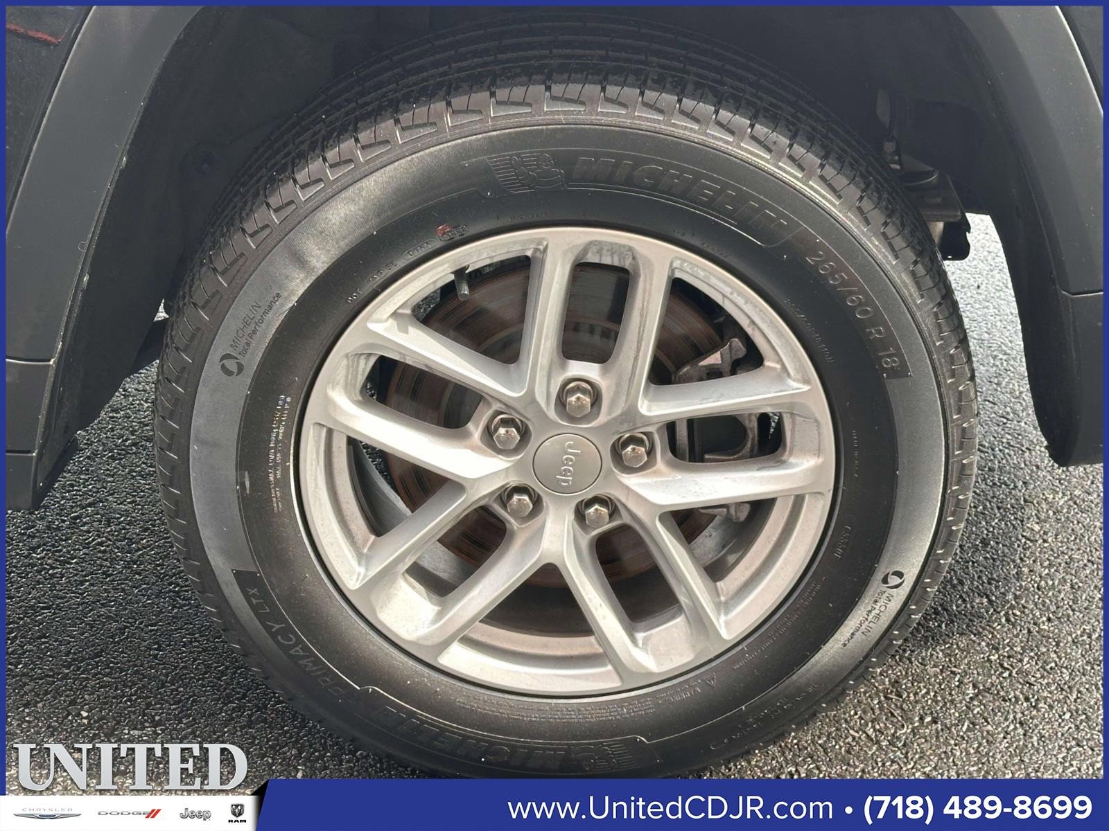 Used 2023 Jeep Grand Cherokee L Laredo image 12