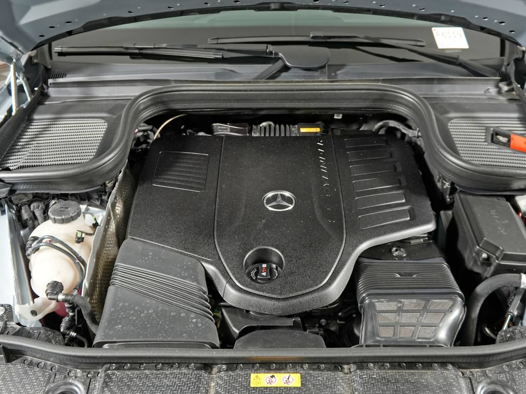 Used 2025 Mercedes-Benz GLS 450 4MATIC w/ AMG Line Exterior image 35