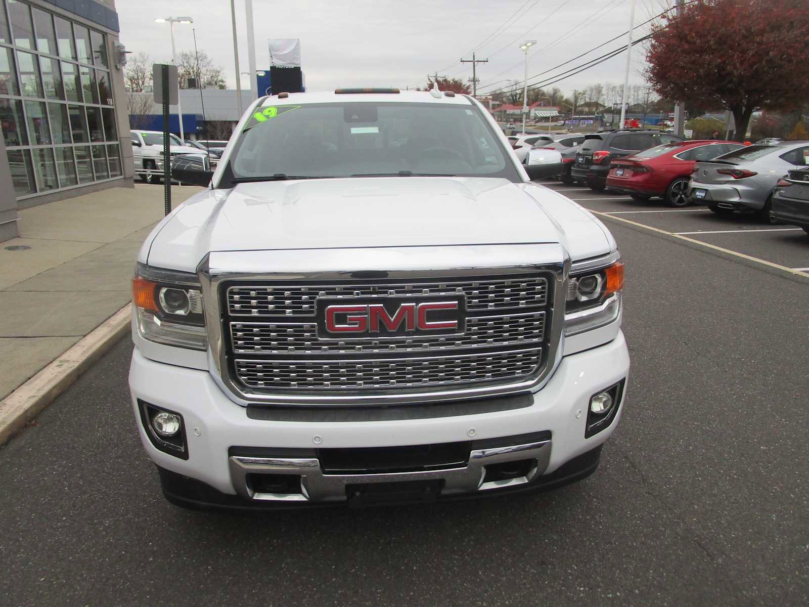 Used 2019 GMC Sierra 2500 Denali image 3