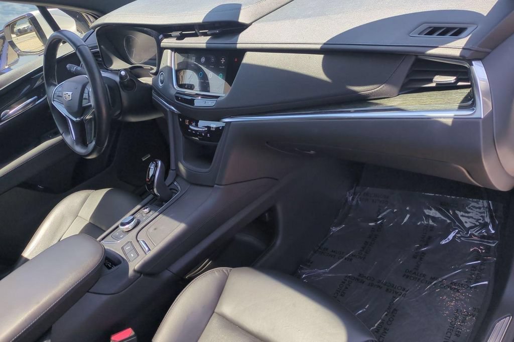 Used 2022 Cadillac XT5 Premium Luxury AWD/4WD image 18