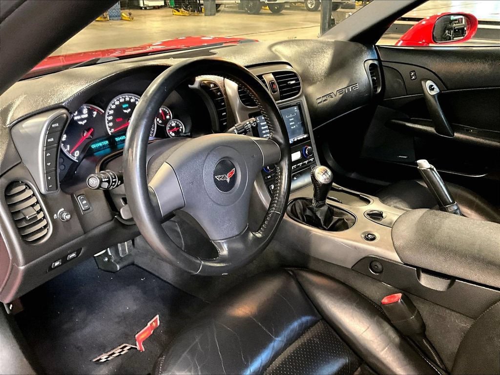 Used 2006 Chevrolet Corvette Convertible w/ Preferred Equipment Group RWD image 8