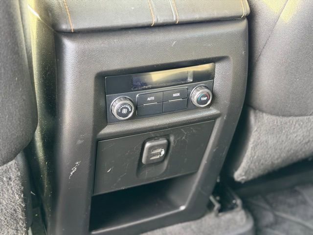 Used 2020 Chevrolet Traverse LT image 25