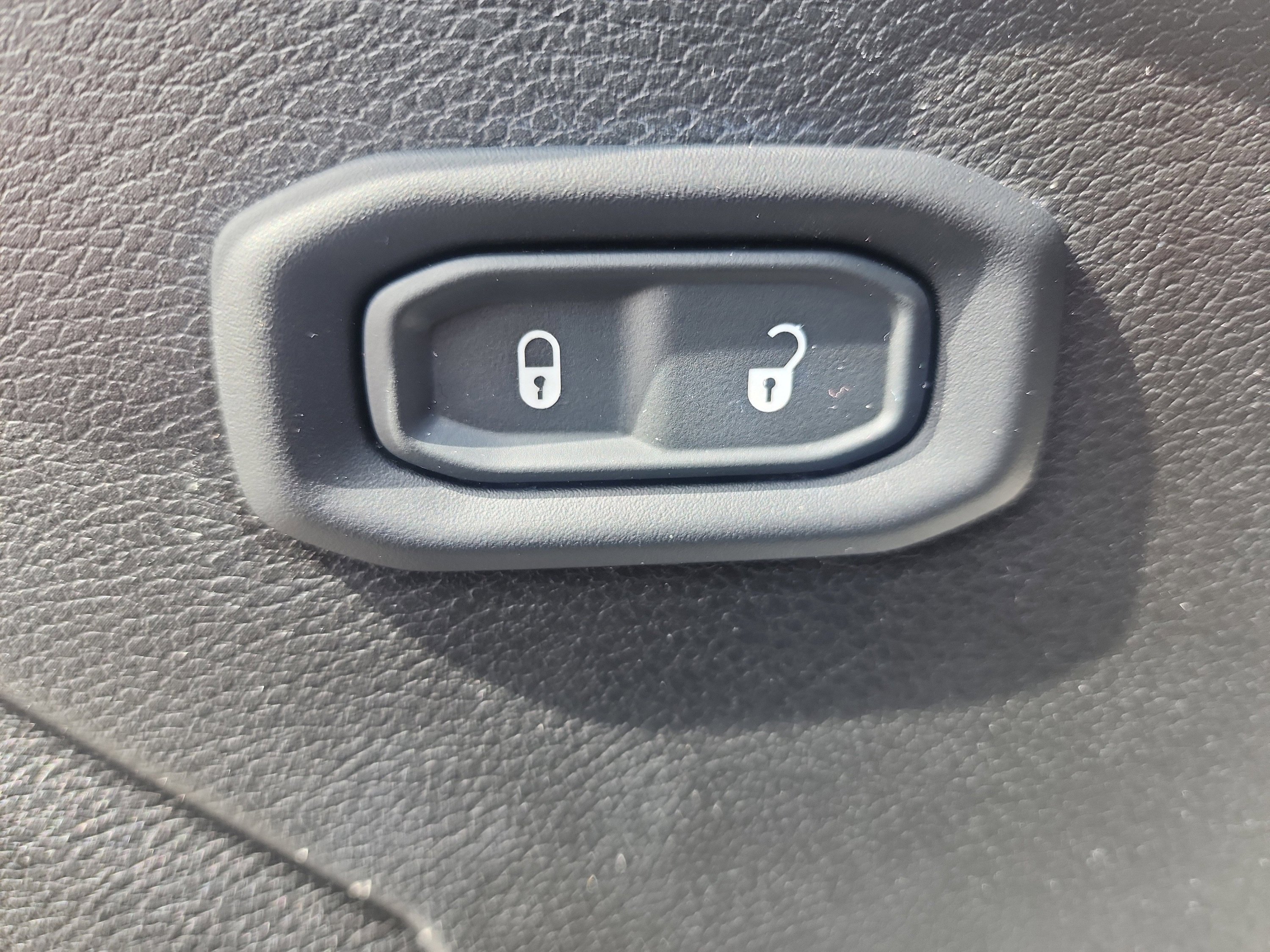 Used 2023 Jeep Gladiator Sport image 14