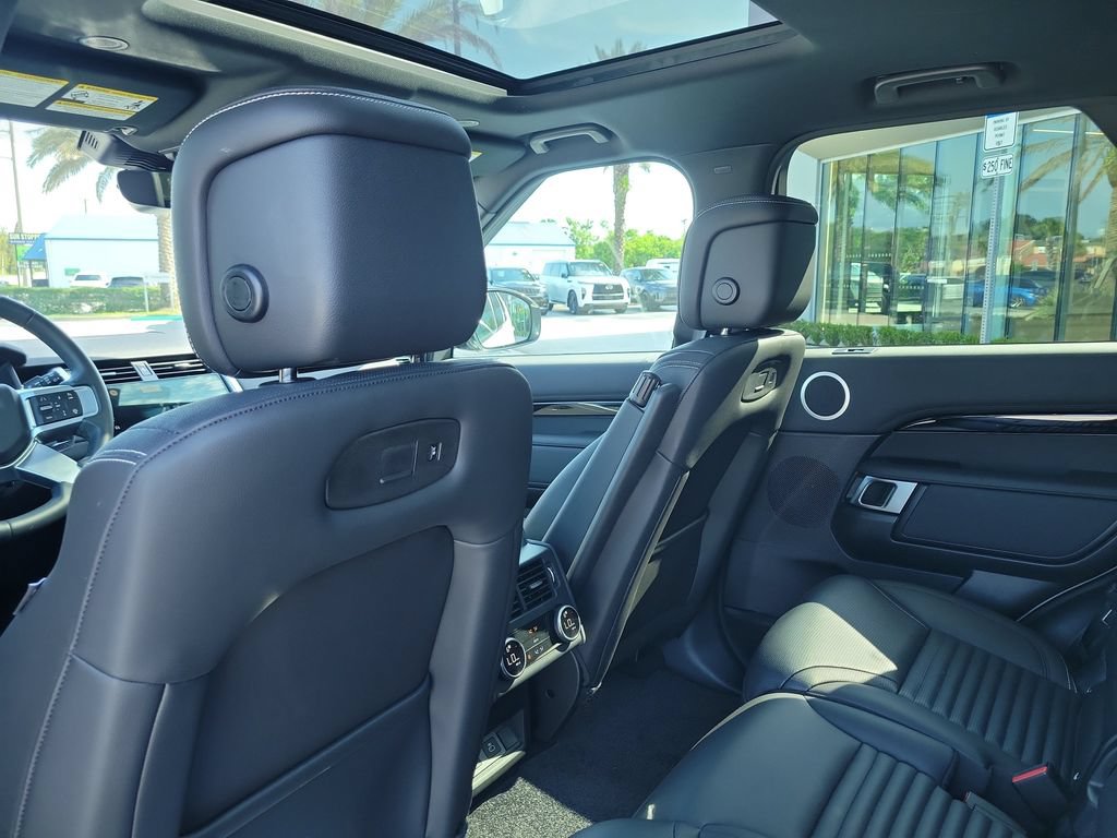 Certified 2025 Land Rover Discovery S AWD/4WD image 17