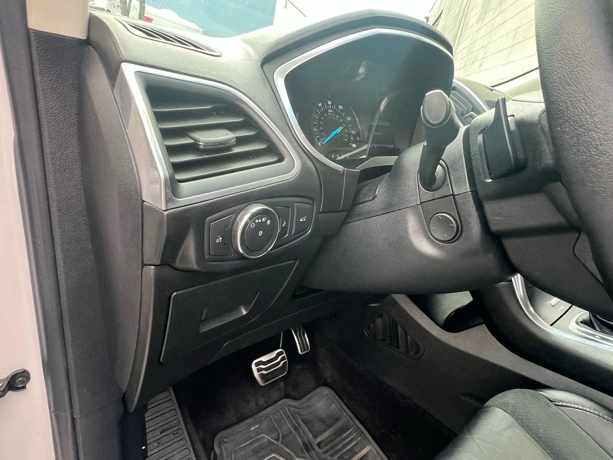 Used 2016 Ford Edge Sport w/ Technology Package image 24