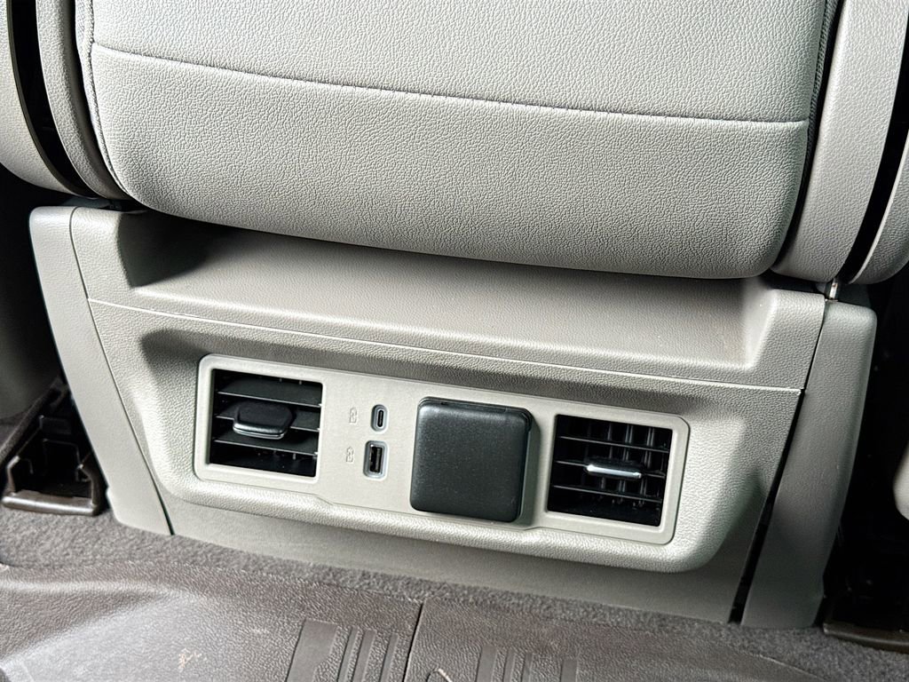 Used 2024 GMC Sierra 3500 SLT image 27