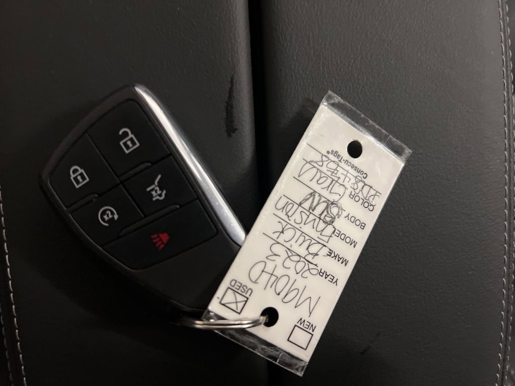 Certified 2023 Buick Envision Avenir image 25