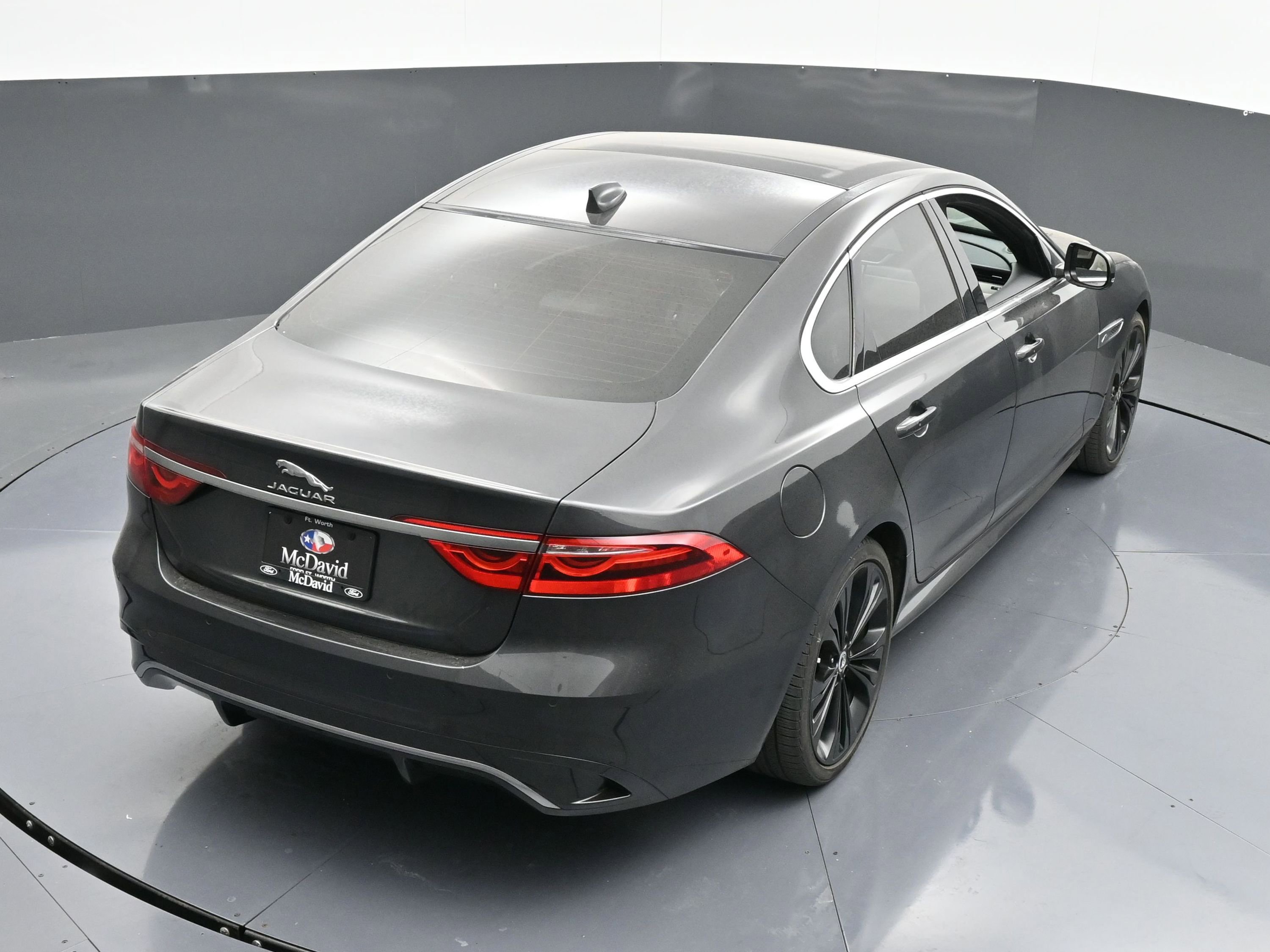 Used 2024 Jaguar XF R-Dynamic SE image 34