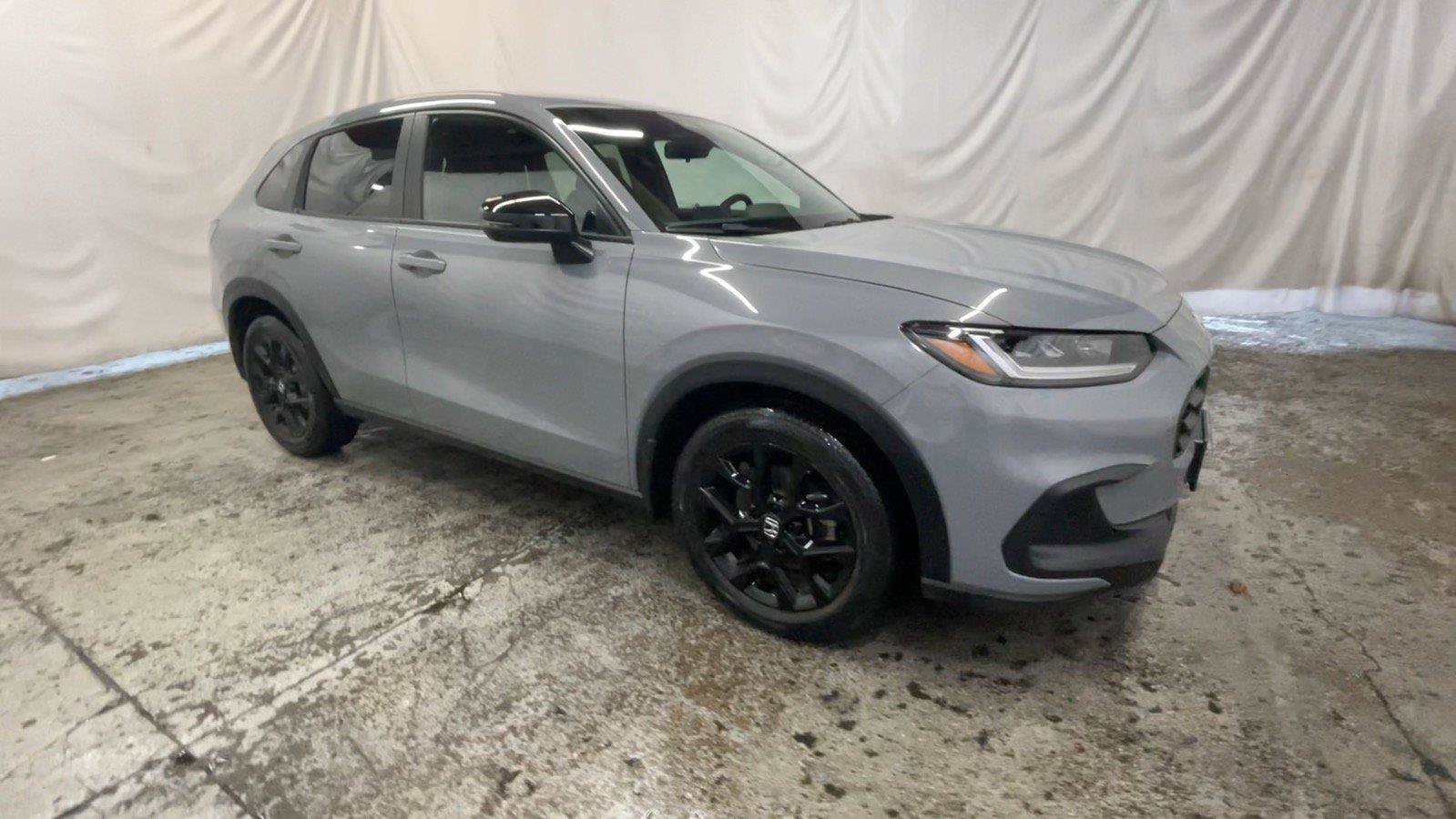 Used 2025 Honda HR-V Sport image 3