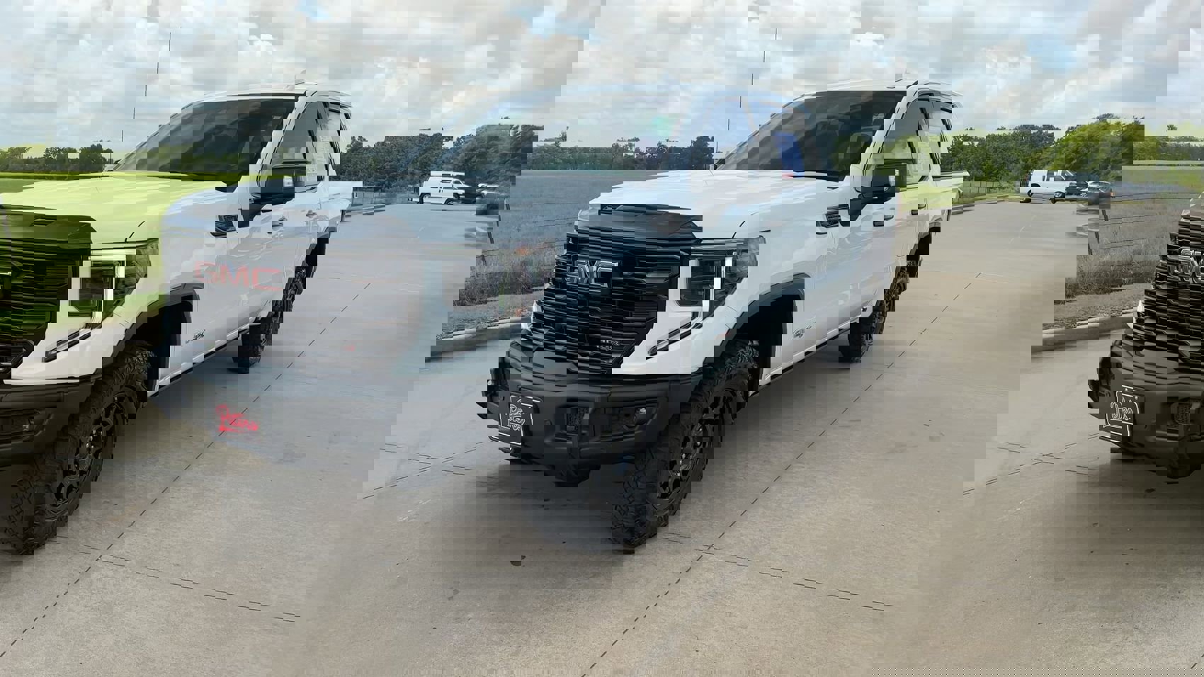 Used 2024 GMC Sierra 1500 AT4X w/ AT4X AEV Edition image 5