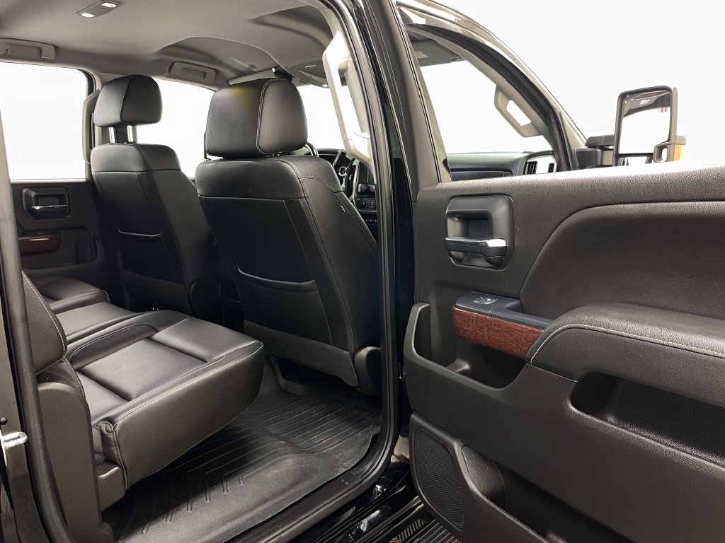 Used 2018 GMC Sierra 2500 SLT w/ Duramax Plus Package AWD/4WD image 44