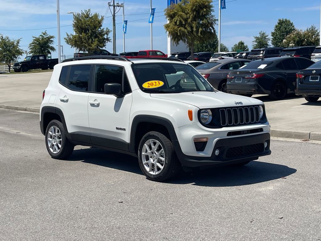 Used 2023 Jeep Renegade Latitude w/ Sun & Fun Group