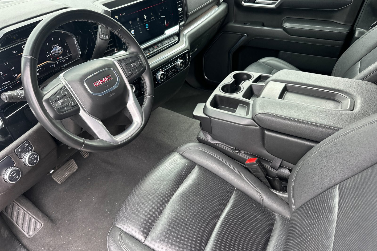 Used 2025 GMC Sierra 1500 SLT RWD image 10