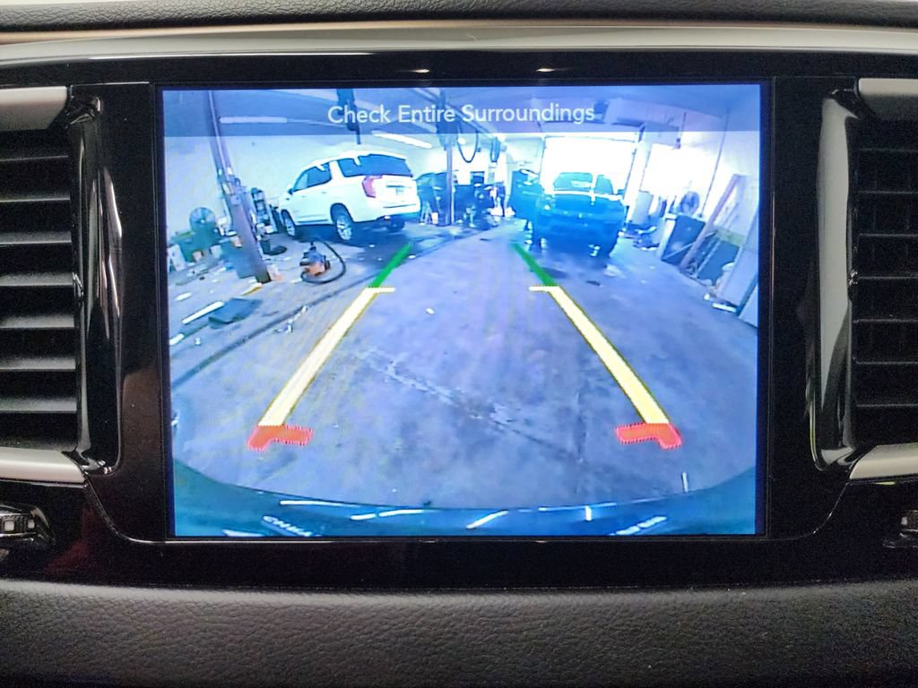 Used 2017 Chrysler Pacifica Touring-L FWD image 19