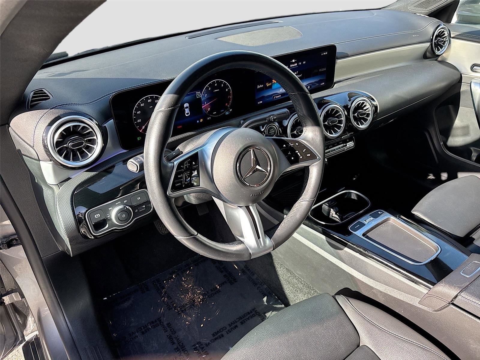 Used 2025 Mercedes-Benz CLA 250 image 9