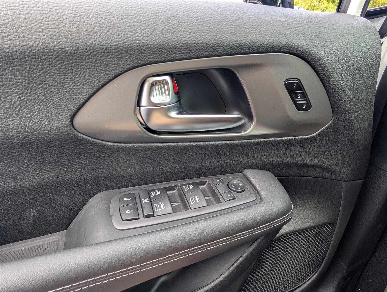 New 2026 Chrysler Pacifica Select image 15