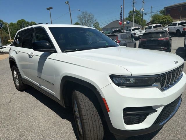 Used 2024 Jeep Grand Cherokee Laredo X image 12