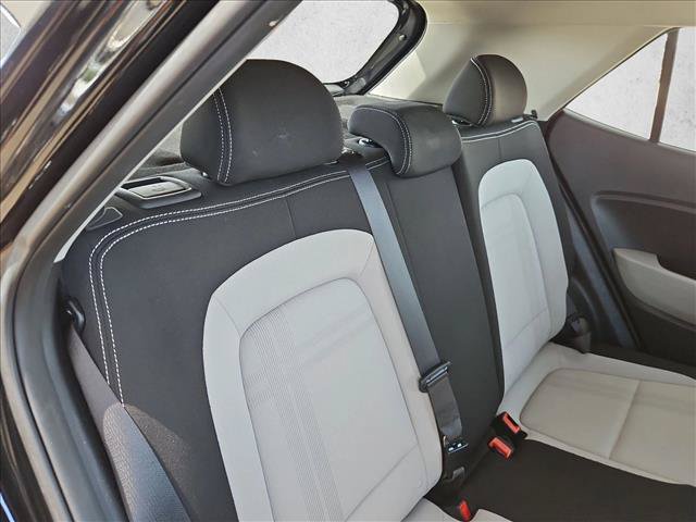 Used 2023 Hyundai Venue SEL FWD image 16