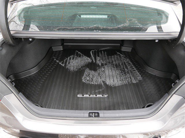 Used 2020 Toyota Camry SE image 16