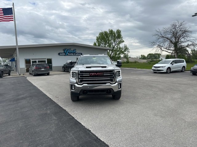 Used 2023 GMC Sierra 3500 SLT w/ SLT Preferred Package image 3