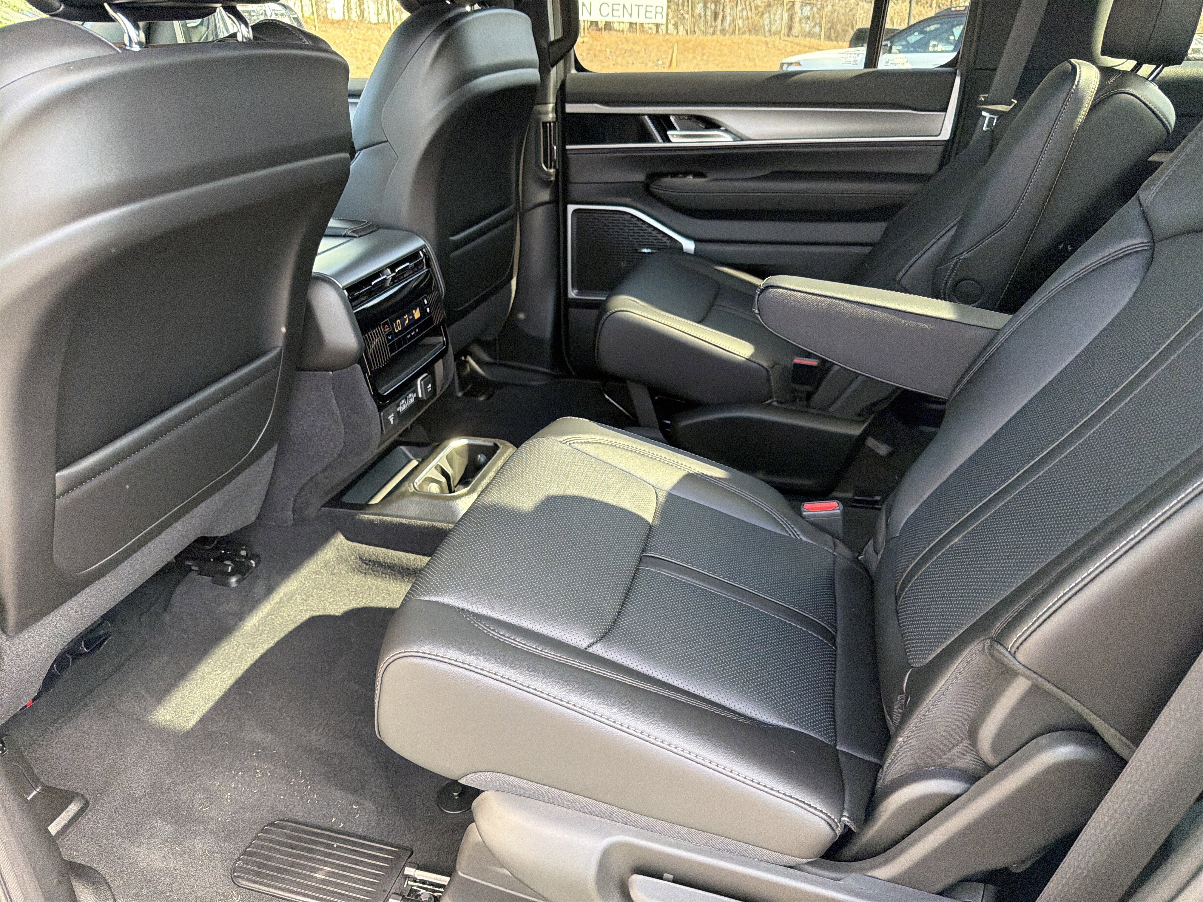 New 2026 Jeep Grand Wagoneer L 2WD image 26