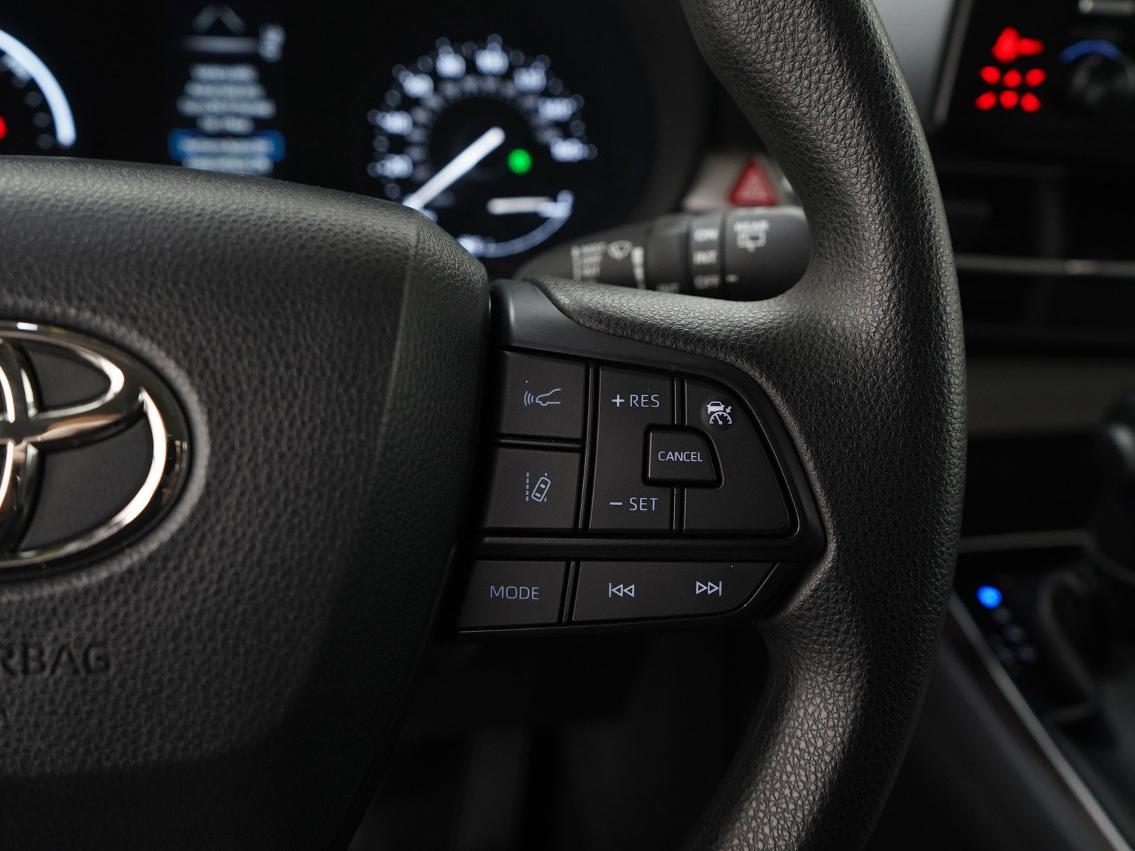 Used 2024 Toyota Sienna LE image 26