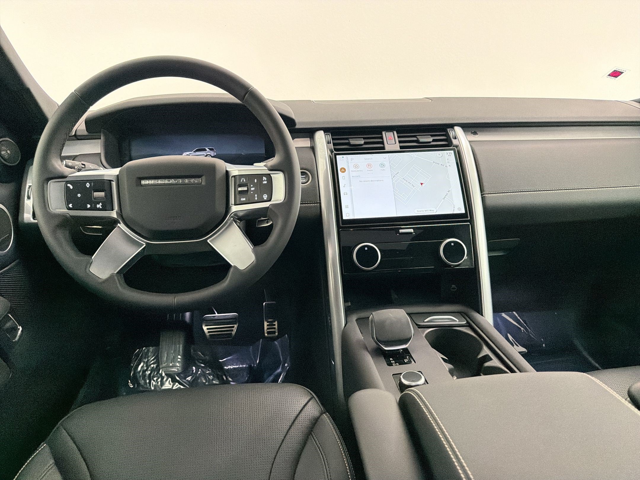 Certified 2025 Land Rover Discovery Dynamic SE AWD/4WD image 25