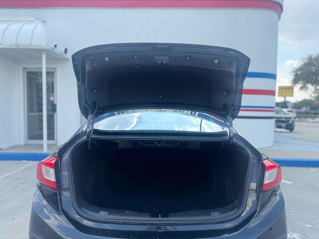 Used 2019 Chevrolet Cruze LT w/ Convenience Package image 52