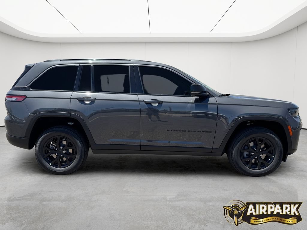 New 2026 Jeep Grand Cherokee Altitude RWD image 3