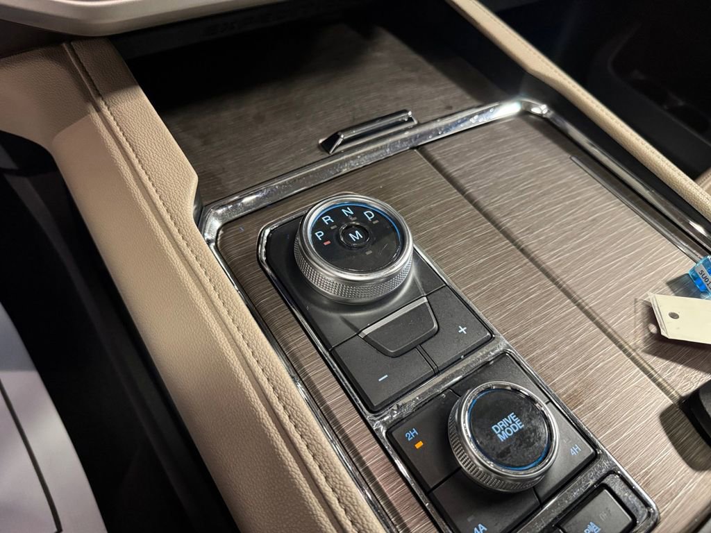 Used 2024 Ford Expedition Max Limited image 21