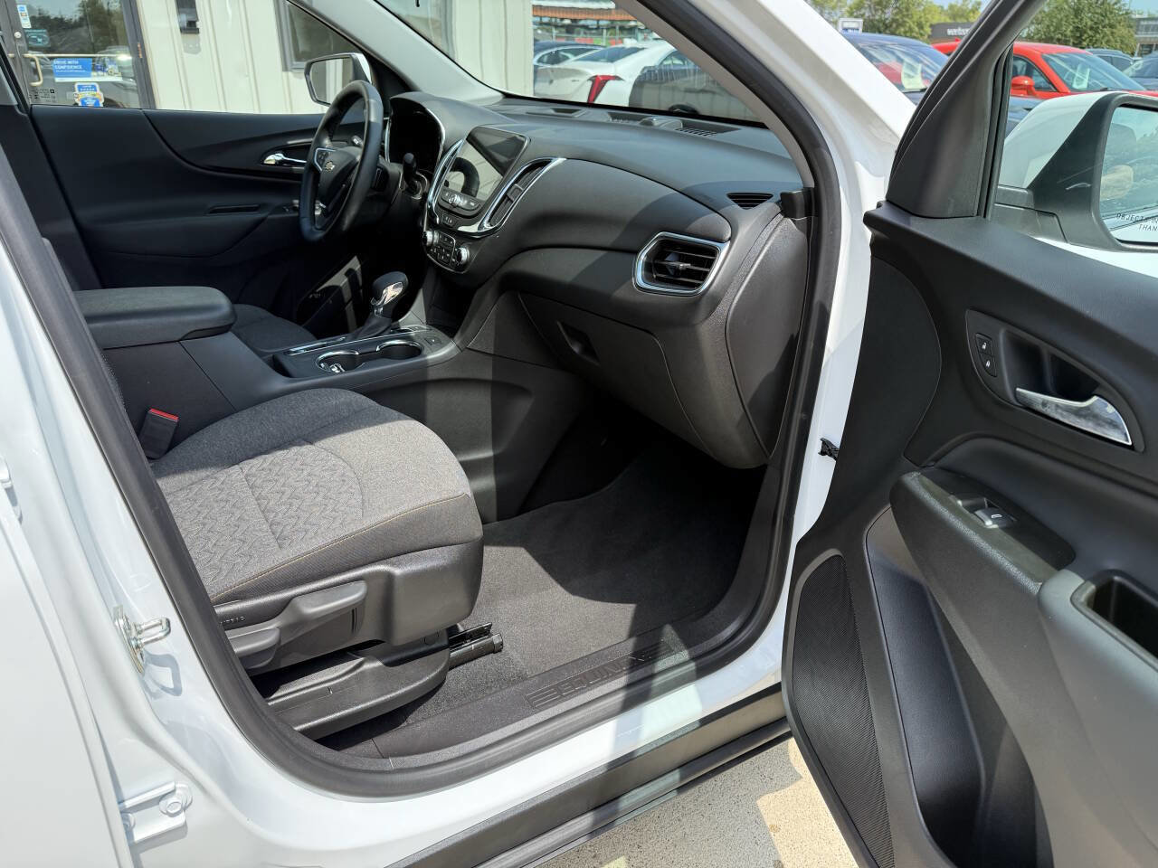 Used 2024 Chevrolet Equinox LT image 11