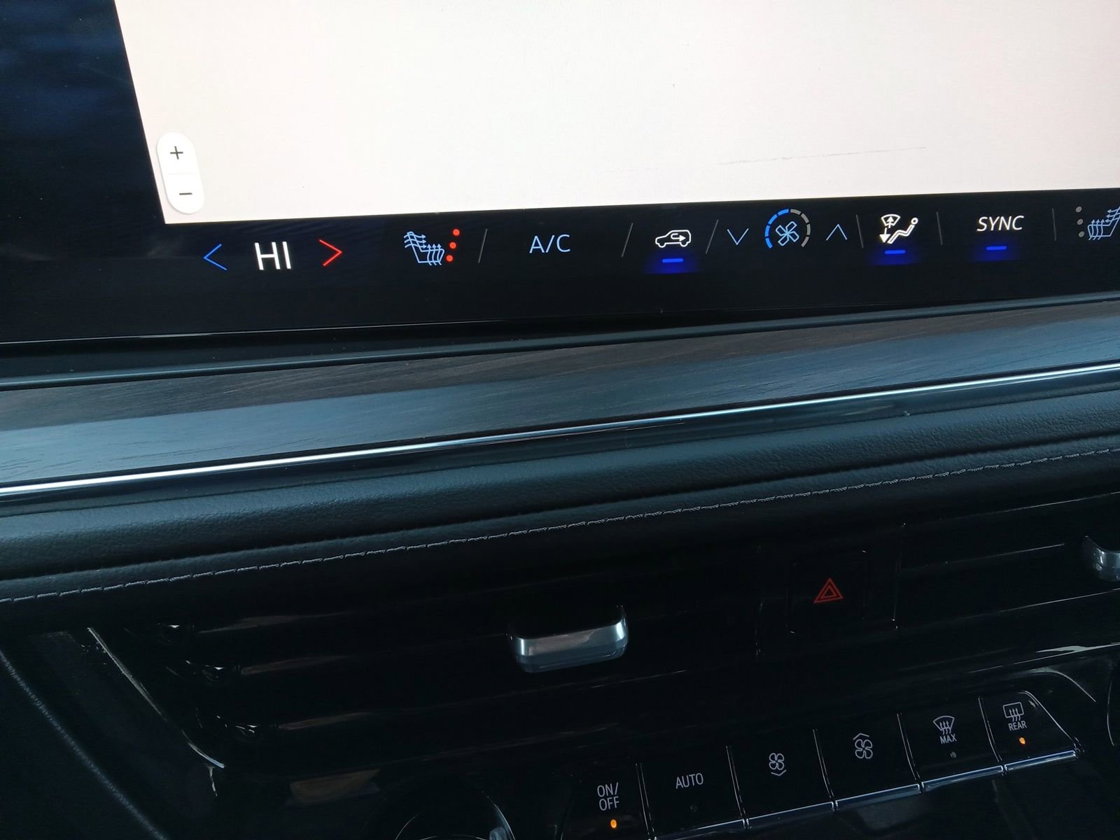 Used 2025 Chevrolet Tahoe Z71 w/ Z71 Off-Road Package image 19