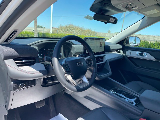 New 2026 Ford Explorer Active w/ Active Comfort Package RWD image 9