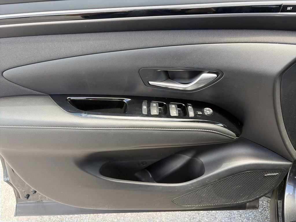 Used 2023 Hyundai Tucson Limited AWD/4WD image 18