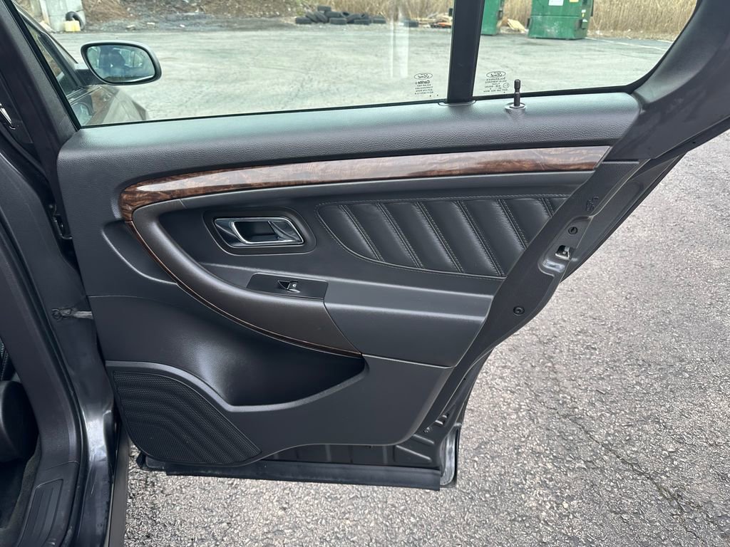 Used 2016 Ford Taurus Limited w/ Equipment Group 301A AWD/4WD image 31