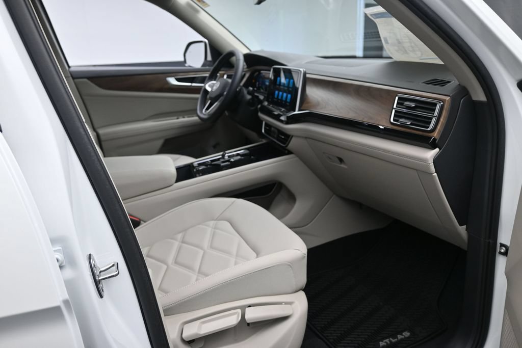 New 2026 Volkswagen Atlas SE FWD image 29