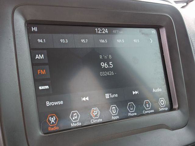 Certified 2018 Jeep Renegade Latitude w/ Popular Equipment Group image 22