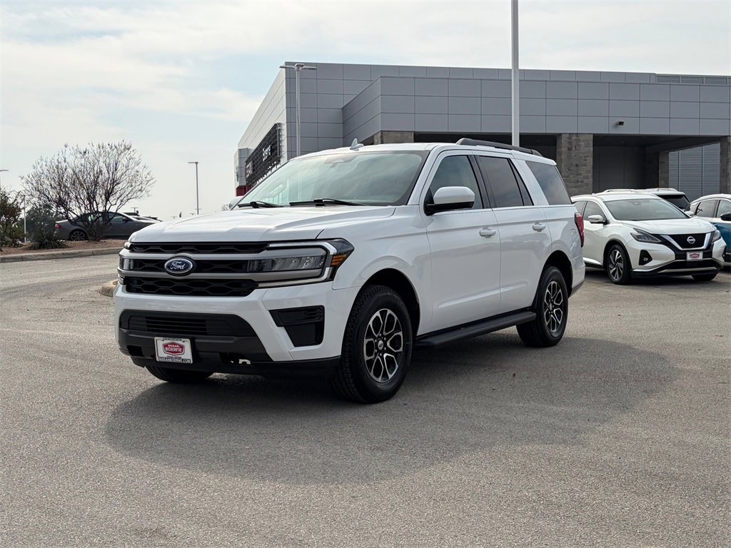 Used 2023 Ford Expedition XLT image 7