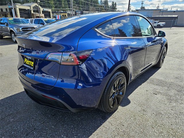Used 2022 Tesla Model Y Long Range image 5