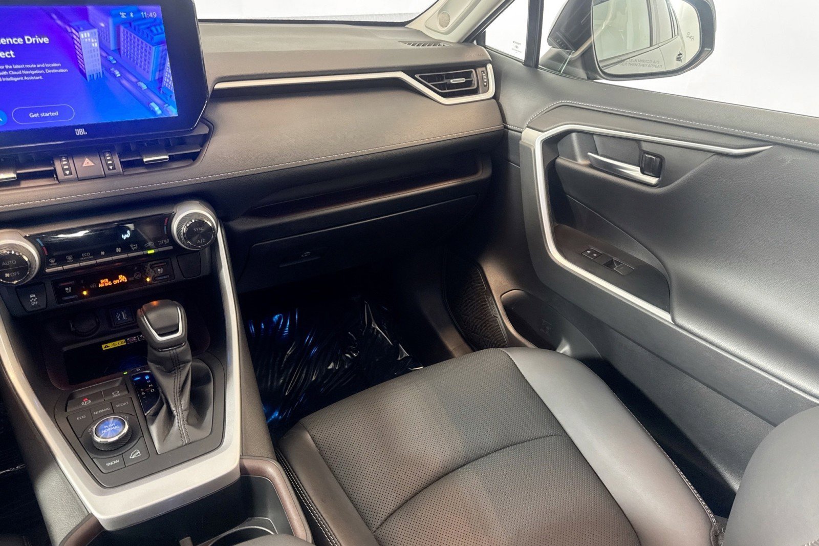 Used 2024 Toyota RAV4 Limited image 22