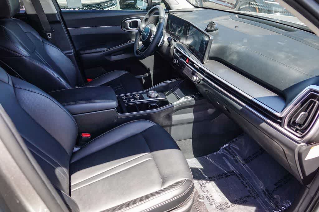 Certified 2025 Kia Sorento EX AWD/4WD image 15