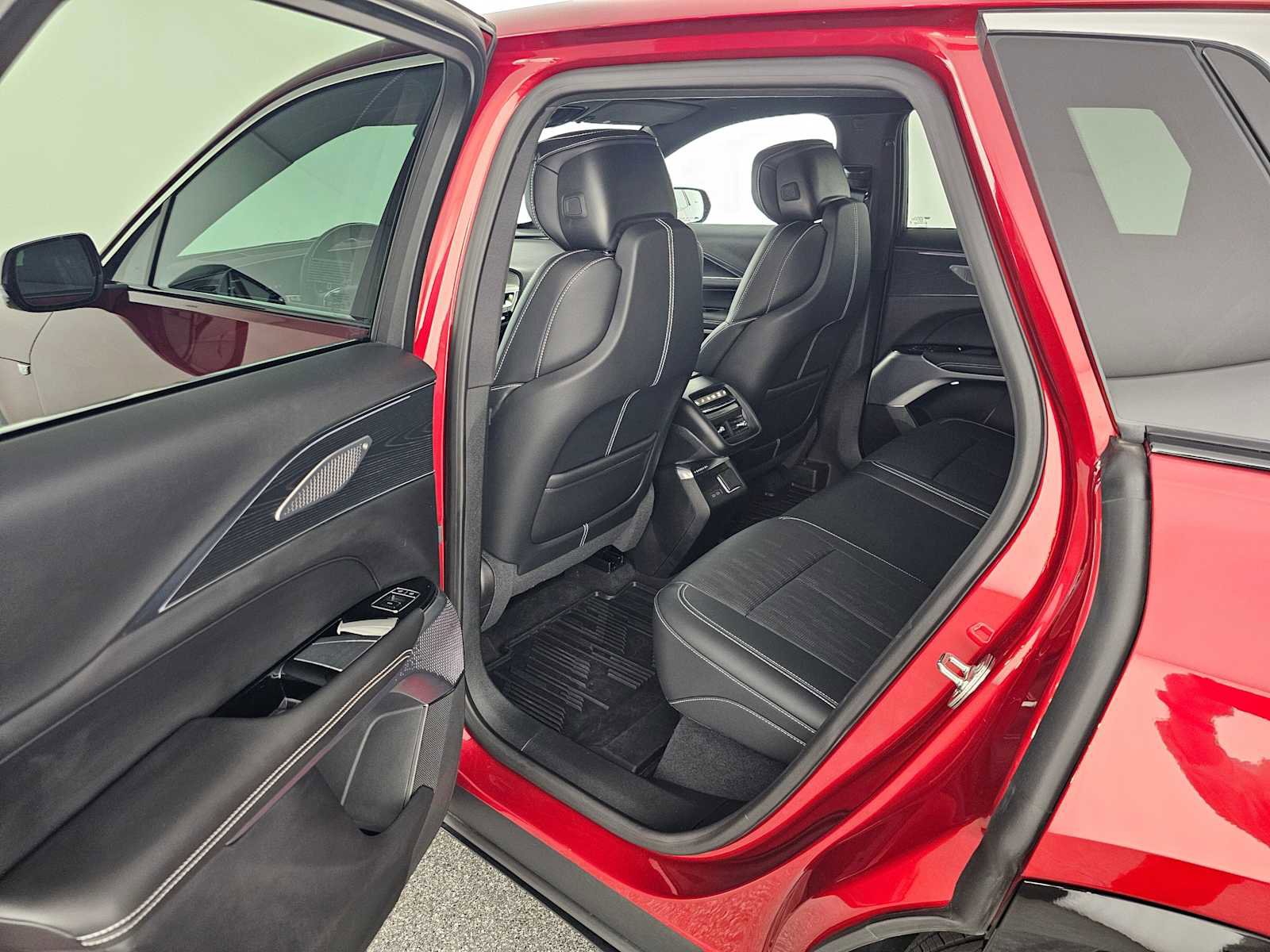 Used 2025 Cadillac Lyriq Luxury w/ LPO, Red Accent Package image 15