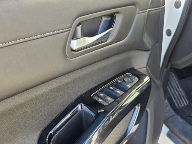Used 2022 Nissan Pathfinder SV w/ Cargo Package FWD image 18