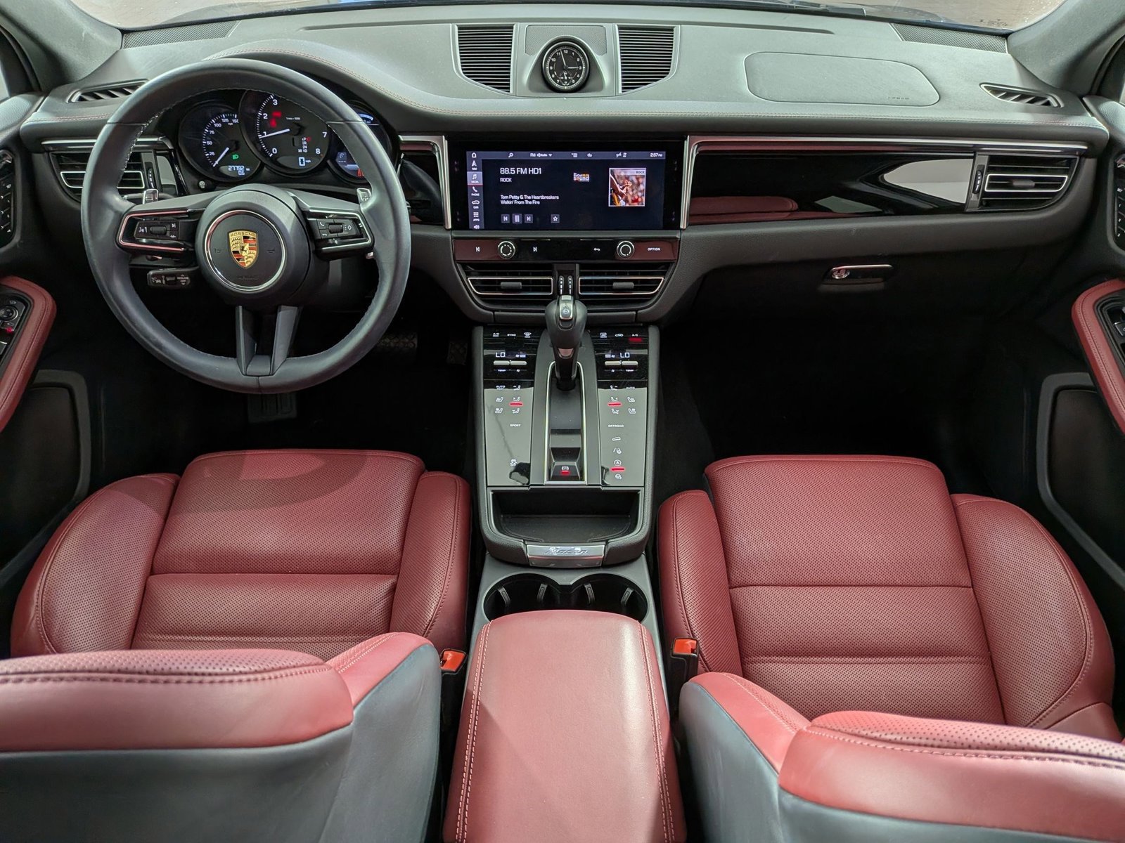 Certified 2023 Porsche Macan AWD/4WD image 20