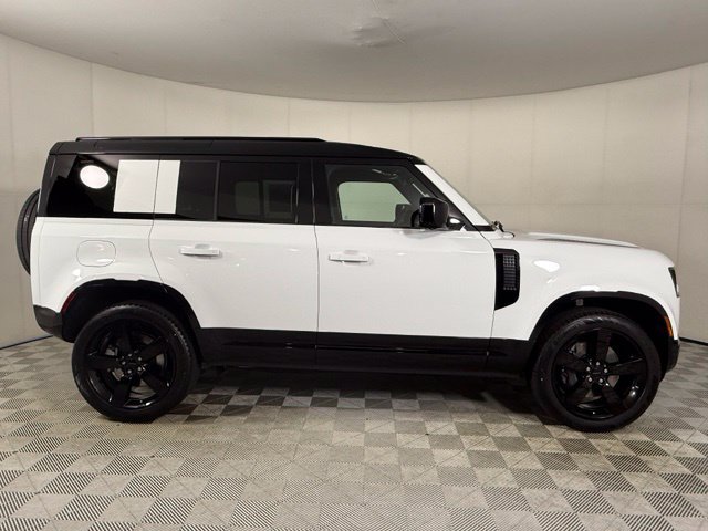 New 2026 Land Rover Defender 110 X-Dynamic SE AWD/4WD image 9