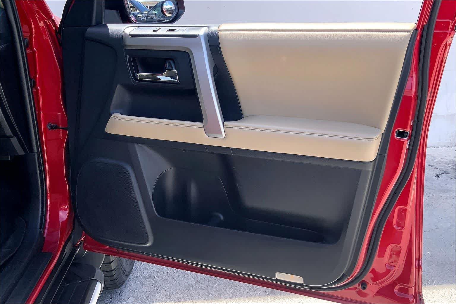 Used 2014 Toyota 4Runner SR5 RWD image 28