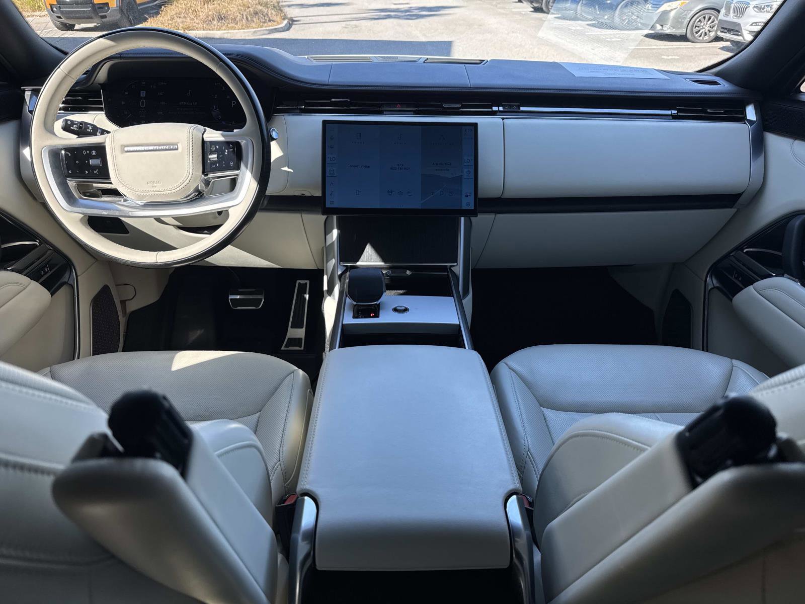 Certified 2024 Land Rover Range Rover Long Wheelbase Autobiography image 18