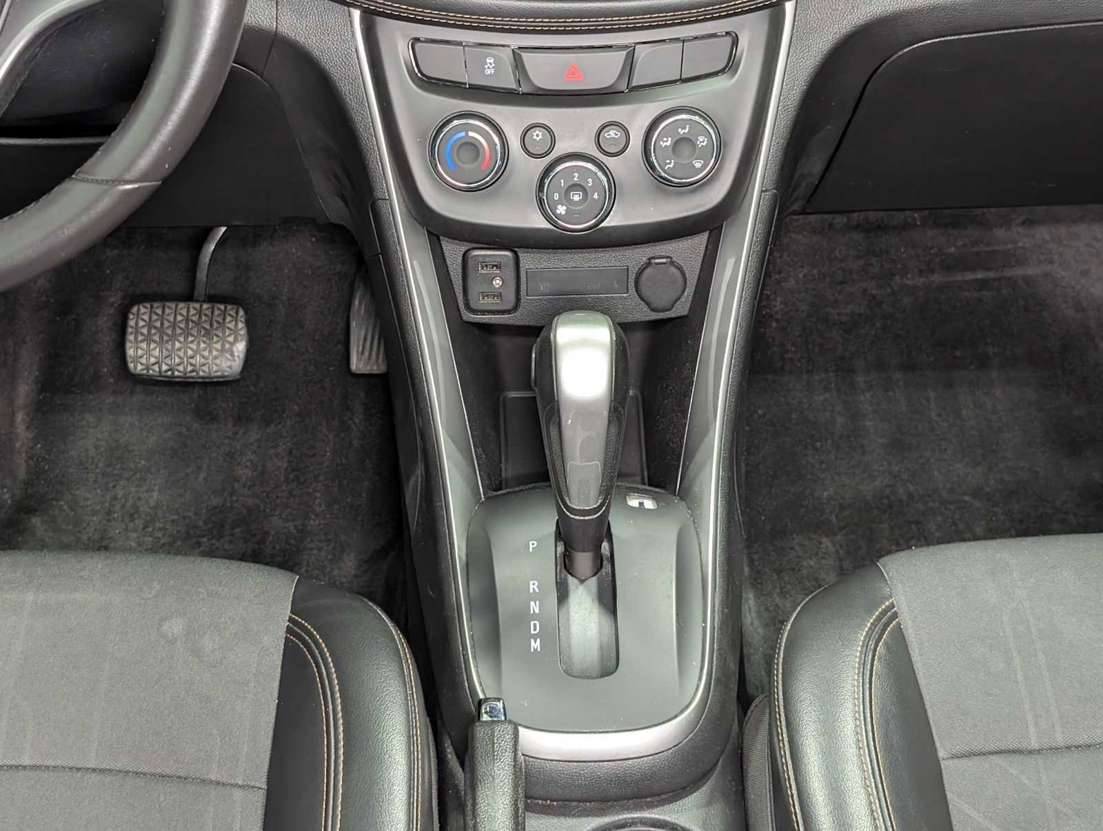 Used 2018 Chevrolet Trax LT w/ LT Convenience Package AWD/4WD image 19